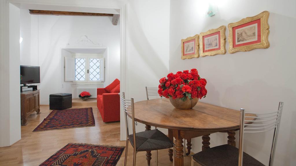 City Center Apartment روما الغرفة الصورة